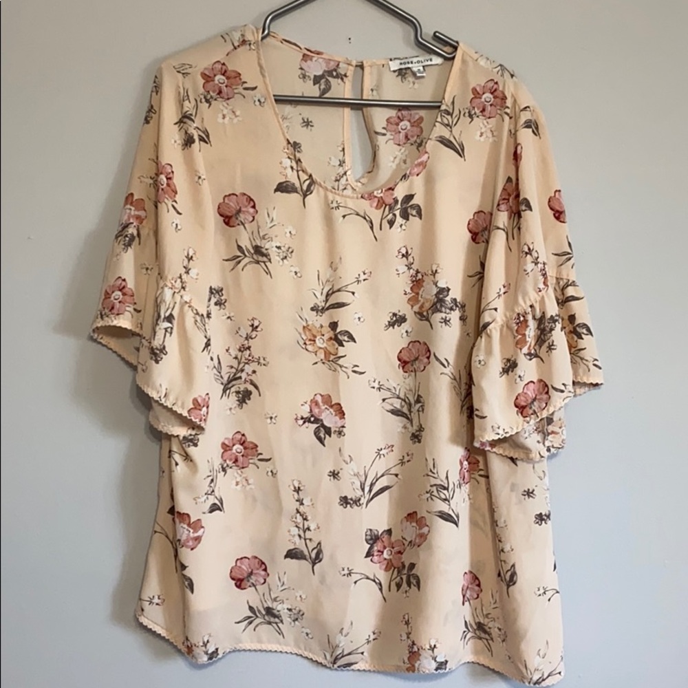Rose and Olive floral accent sleeve blouse